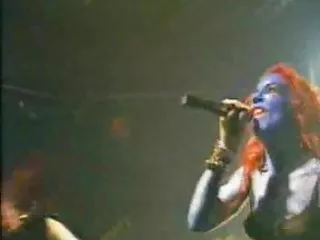 - pugno durante il concerto ad amsterdam vietati i video porno redhead donne