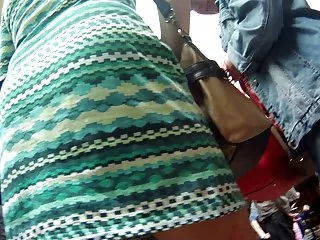 Cazzo duro guardare sotto la gonna di 1 schiavo leccare amante porno