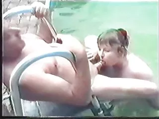 Coppia matura sesso in piscina, parte 2, indossare i coniugi di sesso figa dentro e fuori porno
