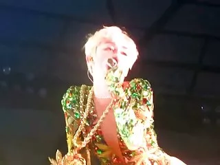 Troia miley cyrus compilation di godere di troia