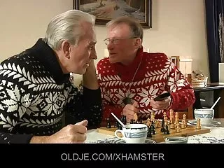 Nonni scopare una giovane e sexy infermiera porno hard storie