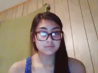 Timido metà asiatico teen nerd ragazza ama il mio cazzo grosso